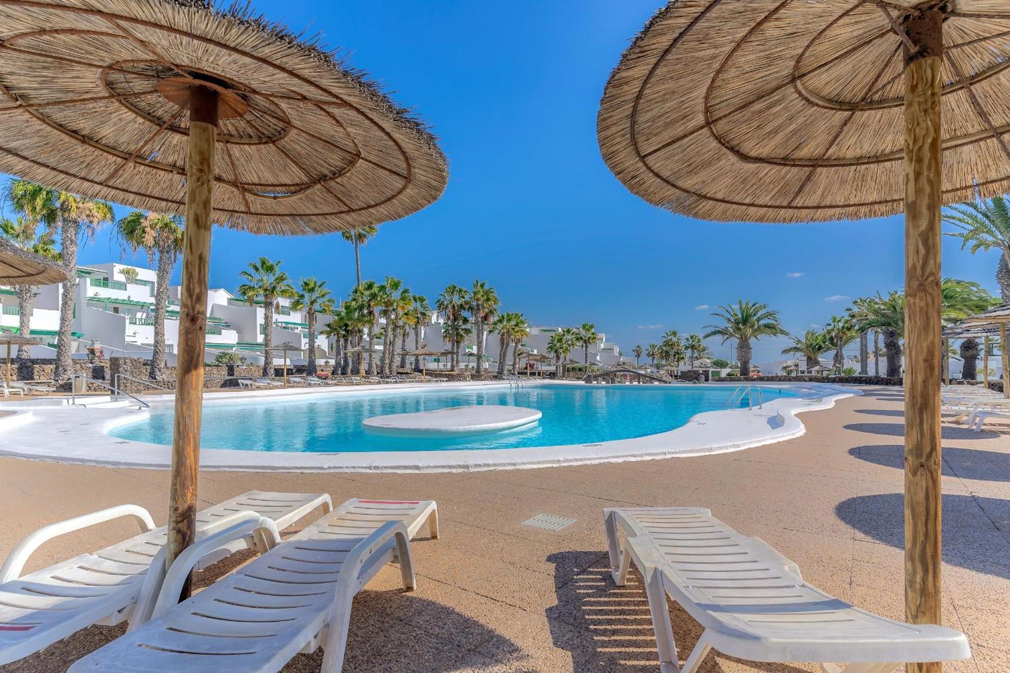 Fantástico apartamento en Las Coronas, gran terraza con vistas al mar y recién reformado completamente Costa Teguise Esterno foto