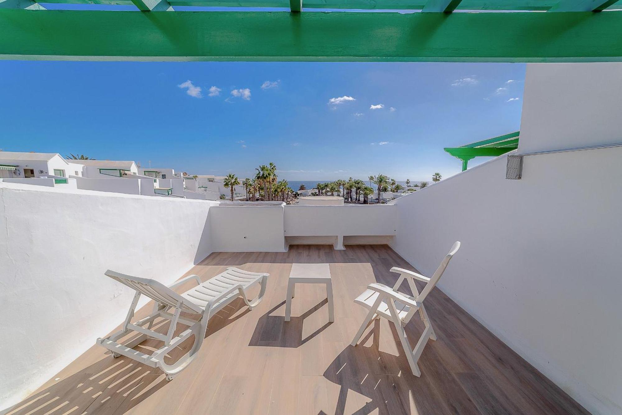 Fantástico apartamento en Las Coronas, gran terraza con vistas al mar y recién reformado completamente Costa Teguise Esterno foto