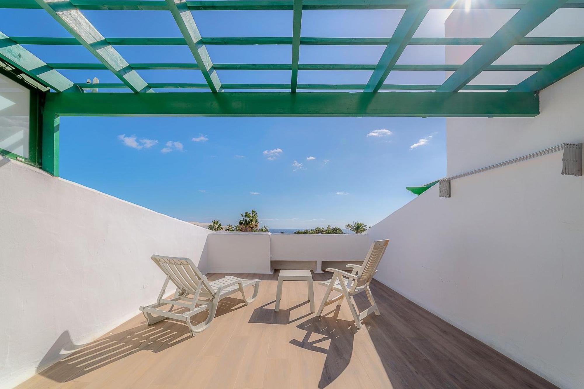 Fantástico apartamento en Las Coronas, gran terraza con vistas al mar y recién reformado completamente Costa Teguise Esterno foto