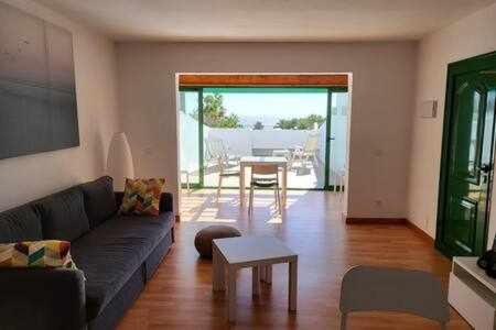 Fantástico apartamento en Las Coronas, gran terraza con vistas al mar y recién reformado completamente Costa Teguise Esterno foto